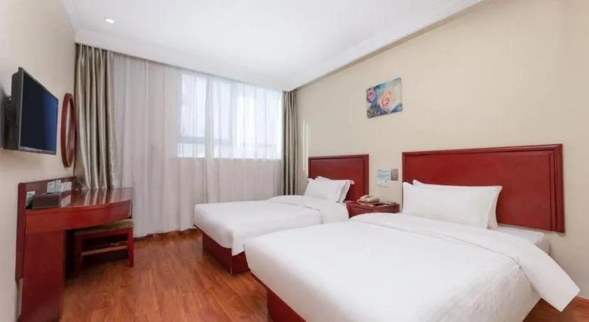 Bed in GreenTree Inn Suzhou Railway Station North Square Haobainian Wedding Dress City Express Hotel