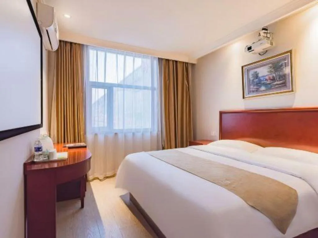 Bed in GreenTree Inn Beijing Tonzhou Maju Bridge No.2 Express Hotel