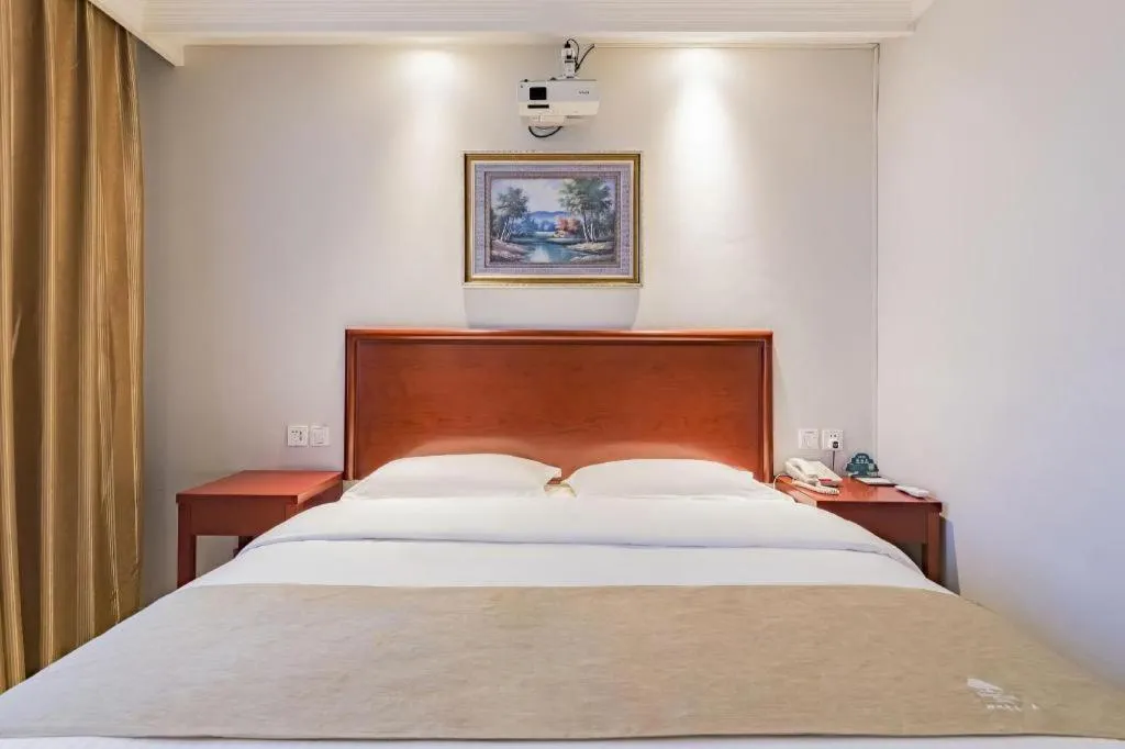 Bed in GreenTree Inn Beijing Tonzhou Maju Bridge No.2 Express Hotel