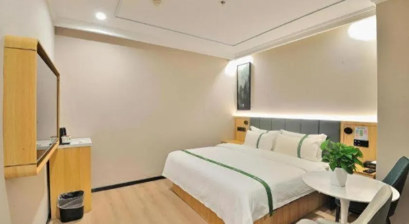 Bed in GreenTree Inn Suzhou Shihu Suli Road Express Hotel