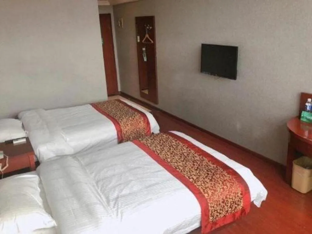 Bed in GreenTree Inn Suzhou Shihu Suli Road Express Hotel