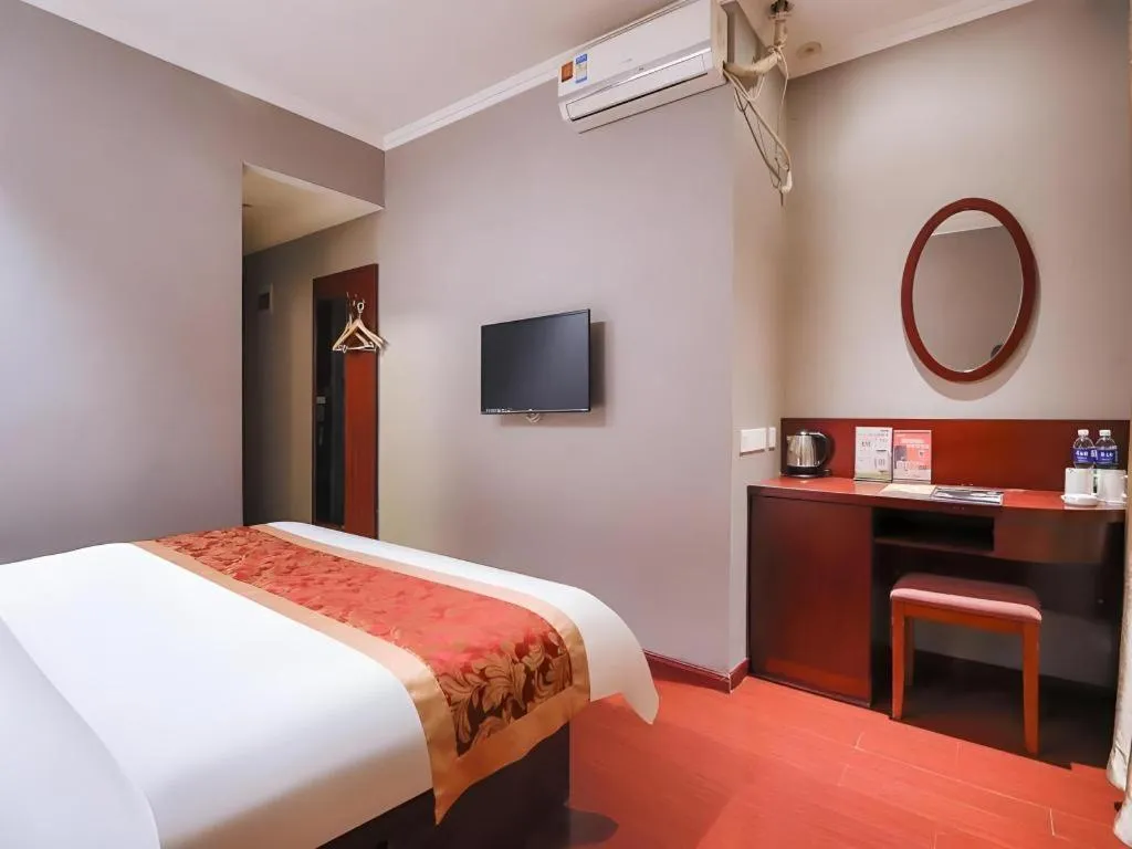 Bed in GreenTree Inn Suzhou Shihu Suli Road Express Hotel