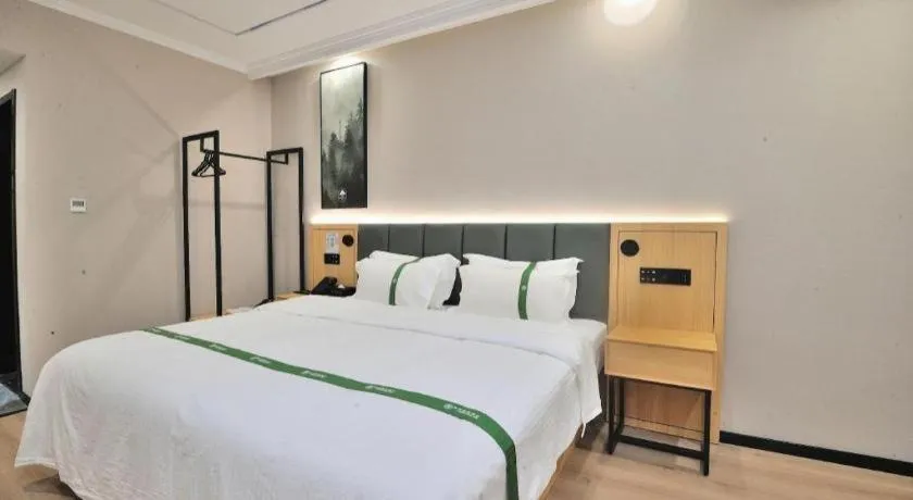 Bed in GreenTree Inn Suzhou Shihu Suli Road Express Hotel