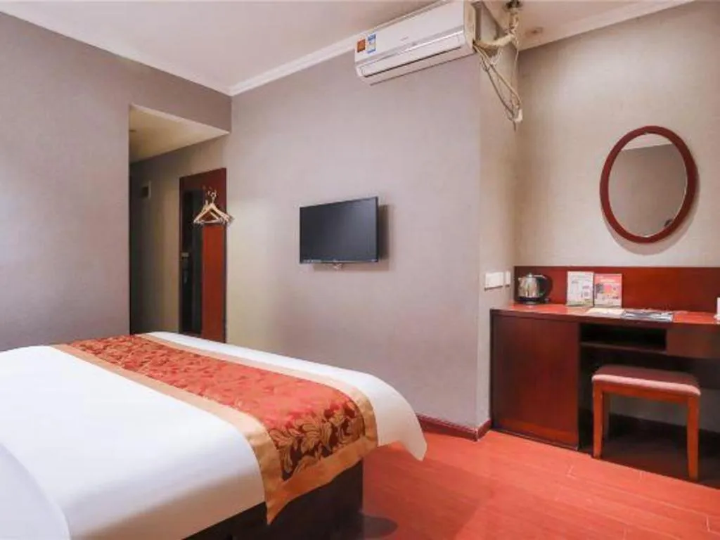 Bed in GreenTree Inn Suzhou Shihu Suli Road Express Hotel