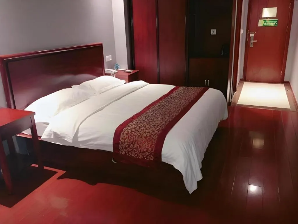 Bed in GreenTree Inn Suzhou Shihu Suli Road Express Hotel