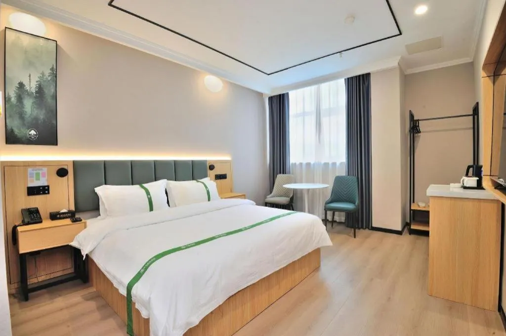 Bed in GreenTree Inn Suzhou Shihu Suli Road Express Hotel