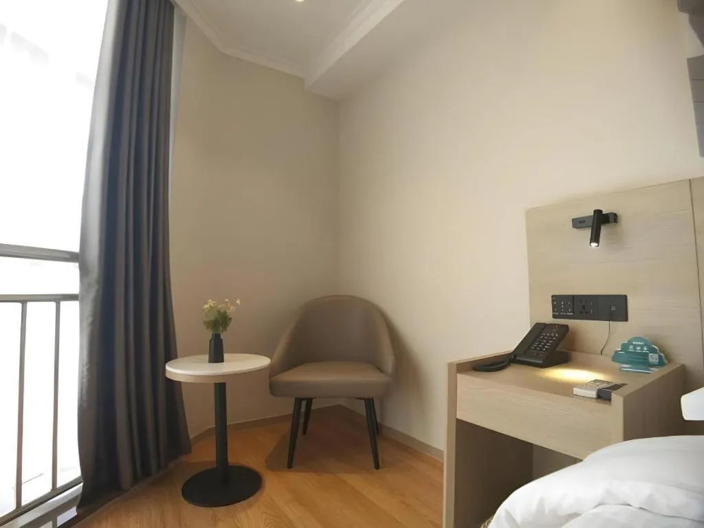 Bed in GreenTree Inn Xuzhou High Speed Railway Station Express Hotel