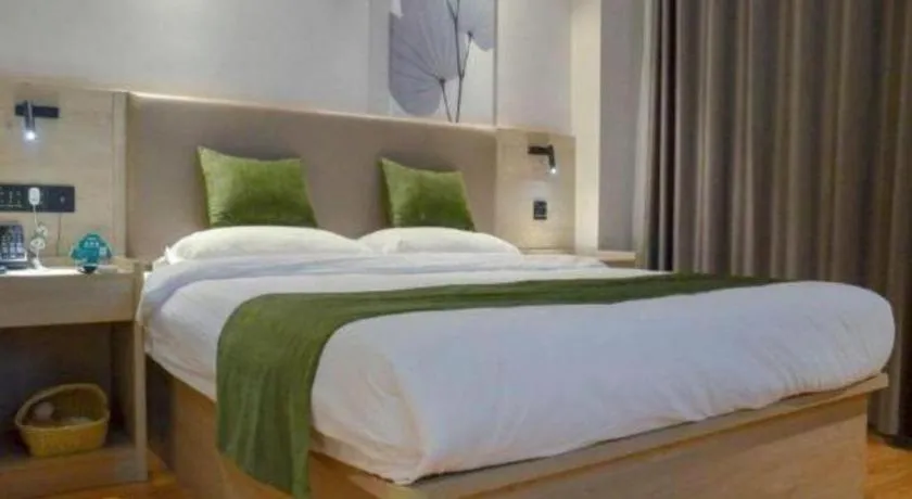 Bed in GreenTree Inn Xuzhou High Speed Railway Station Express Hotel