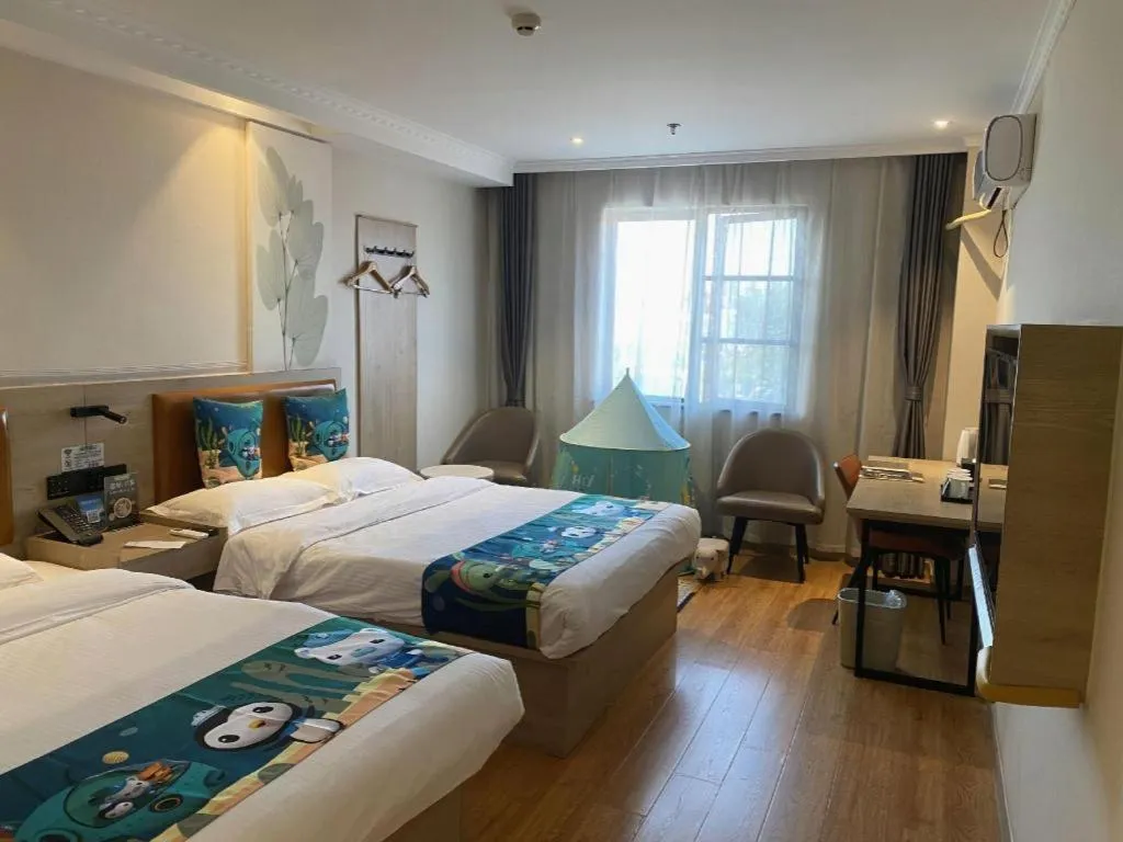 Bed in GreenTree Inn Xuzhou High Speed Railway Station Express Hotel