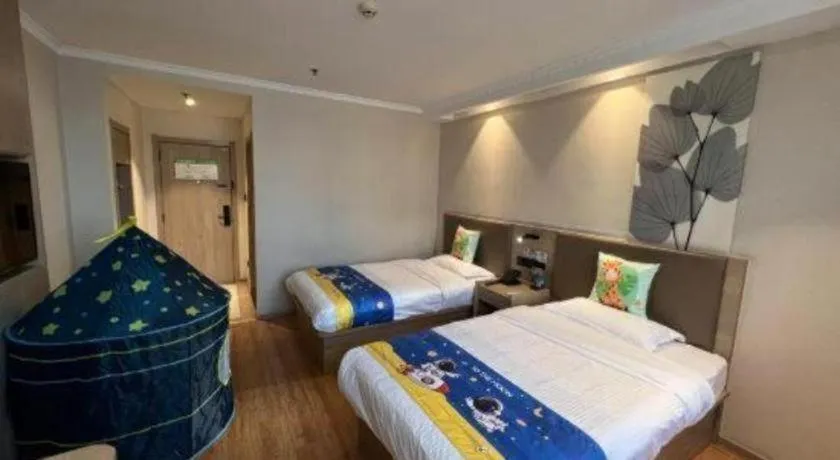 Bed in GreenTree Inn Xuzhou High Speed Railway Station Express Hotel