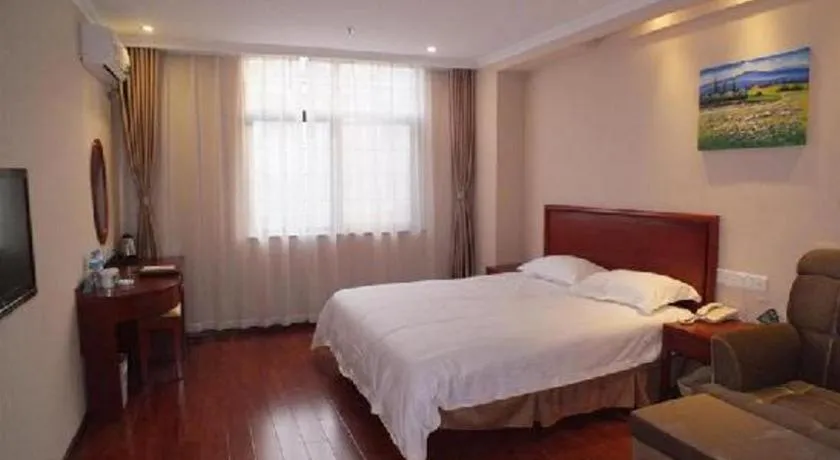 Bed in GreenTree Inn Xuzhou High Speed Railway Station Express Hotel