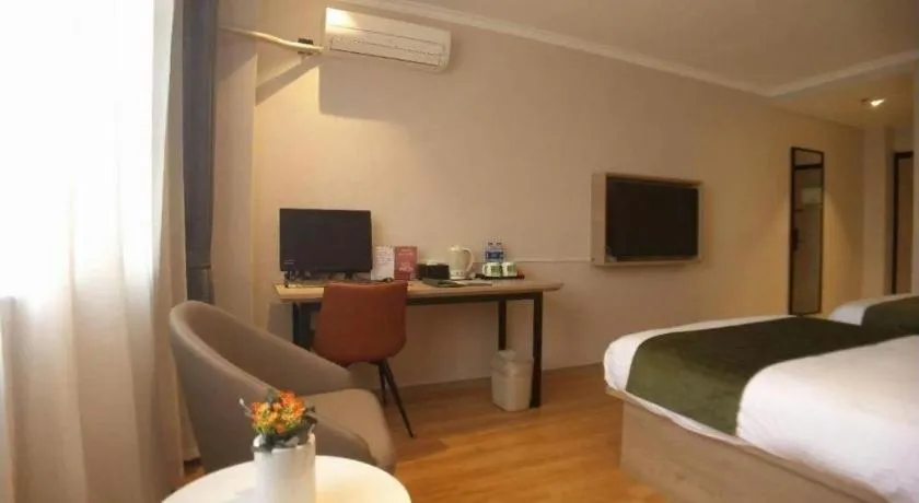 Bed in GreenTree Inn Xuzhou High Speed Railway Station Express Hotel