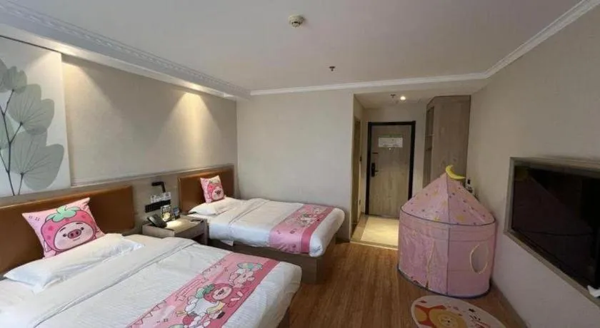 Bed in GreenTree Inn Xuzhou High Speed Railway Station Express Hotel