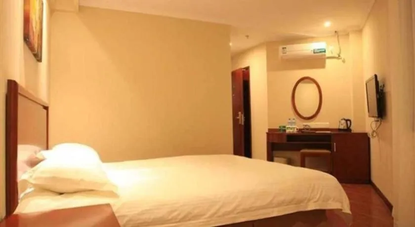 Bed in GreenTree Inn Xuzhou High Speed Railway Station Express Hotel