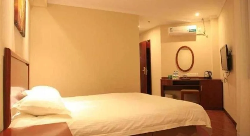 Bed in GreenTree Inn Xuzhou High Speed Railway Station Express Hotel