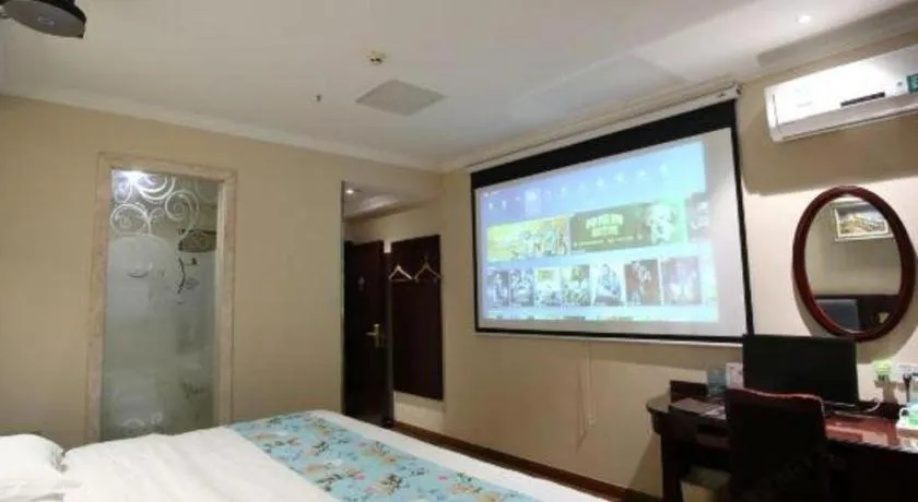 Bed in GreenTree Inn Jiangsu Wuxi Xishan DongTing Erquan East Road XinGuang Newly Estate Express Hotel