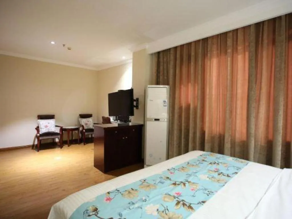 Bed in GreenTree Inn Jiangsu Wuxi Xishan DongTing Erquan East Road XinGuang Newly Estate Express Hotel