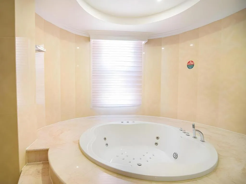 GreenTree Inn Jiangsu Wuxi Xishan DongTing Erquan East Road XinGuang Newly Estate Express Hotel