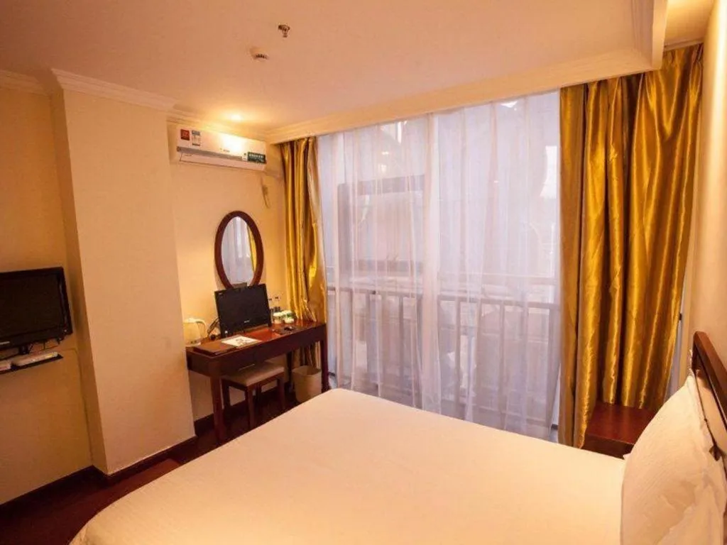 Bed in GreenTree Inn Nanjing Software Valley DaDingFang Express Hotel