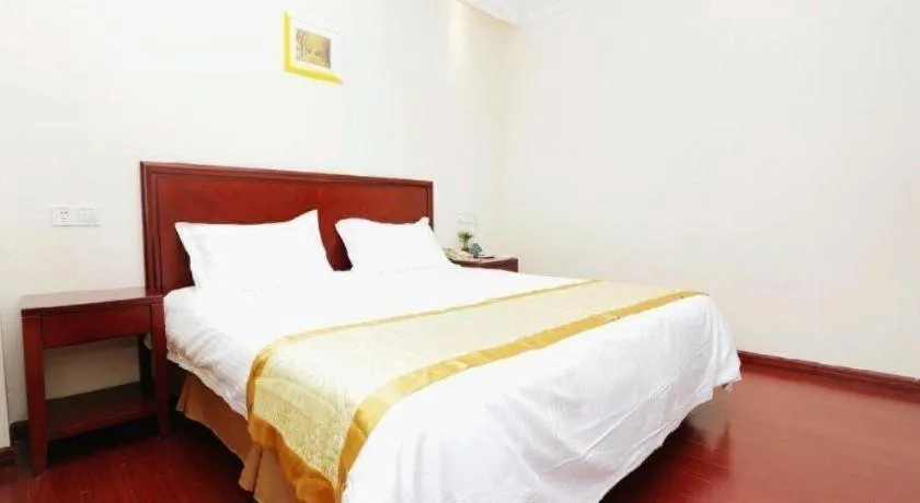 Bed in GreenTree Inn Nanjing Software Valley DaDingFang Express Hotel