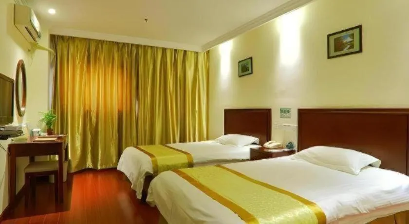 Bed in GreenTree Inn Nanjing Software Valley DaDingFang Express Hotel