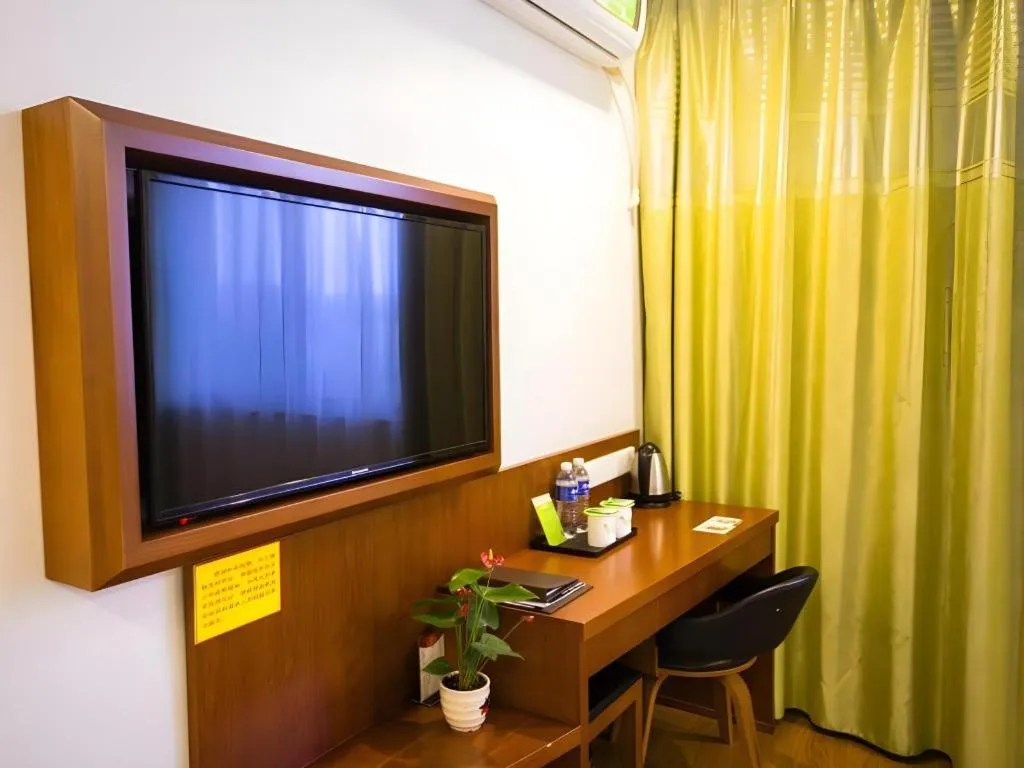 Vatica ShangHai Pudong Airport Disney Huaxia(E) Road Metro Station Hotel .