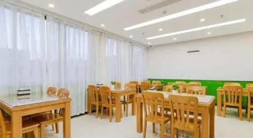 Vatica ShangHai Pudong Airport Disney Huaxia(E) Road Metro Station Hotel . Vatica ShangHai Pudong Airport Disney Huaxia(E) Road Metro Station Hotel .