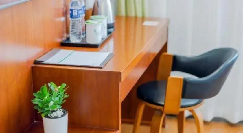 Vatica ShangHai Pudong Airport Disney Huaxia(E) Road Metro Station Hotel . Vatica ShangHai Pudong Airport Disney Huaxia(E) Road Metro Station Hotel .