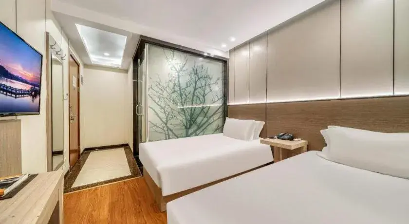 Bed in Vatica ShangHai Pudong Airport Disney Huaxia(E) Road Metro Station Hotel . Bed in Vatica ShangHai Pudong Airport Disney Huaxia(E) Road Metro Station Hotel .