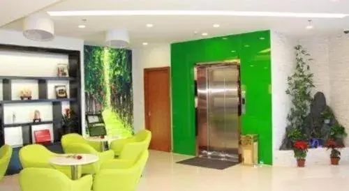 Vatica ShangHai Pudong Airport Disney Huaxia(E) Road Metro Station Hotel . Vatica ShangHai Pudong Airport Disney Huaxia(E) Road Metro Station Hotel .