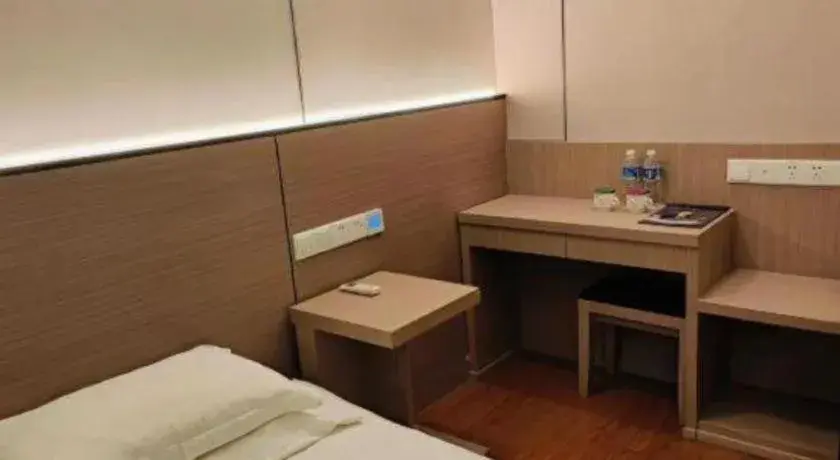 Vatica ShangHai Pudong Airport Disney Huaxia(E) Road Metro Station Hotel . Vatica ShangHai Pudong Airport Disney Huaxia(E) Road Metro Station Hotel .