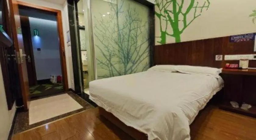 Bed in Vatica ShangHai Pudong Airport Disney Huaxia(E) Road Metro Station Hotel .