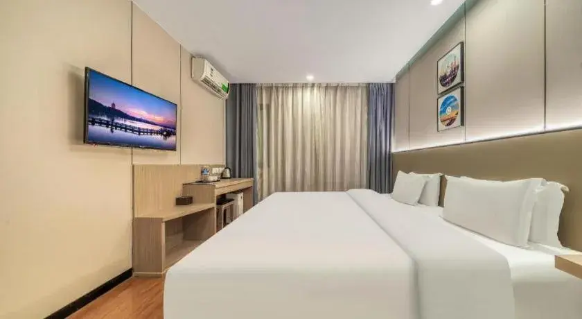 Bed in Vatica ShangHai Pudong Airport Disney Huaxia(E) Road Metro Station Hotel . Bed in Vatica ShangHai Pudong Airport Disney Huaxia(E) Road Metro Station Hotel .