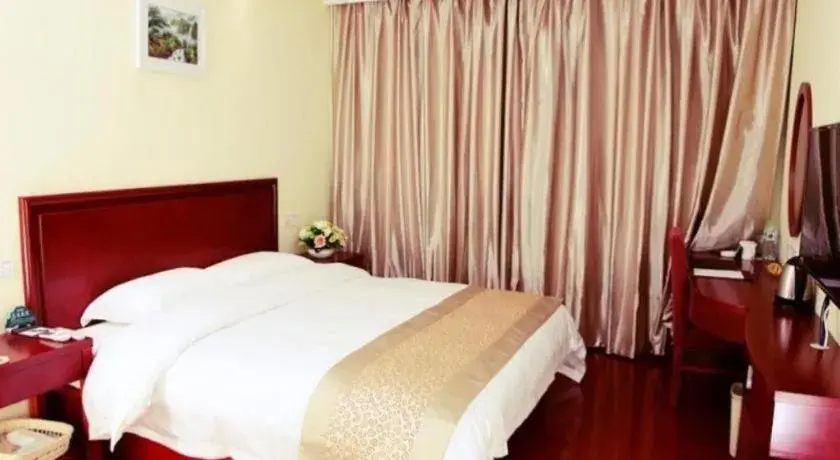 Bed in GreenTree Inn Nanjing Dachang Getang Metro Station Express Hotel Bed in GreenTree Inn Nanjing Dachang Getang Metro Station Express Hotel