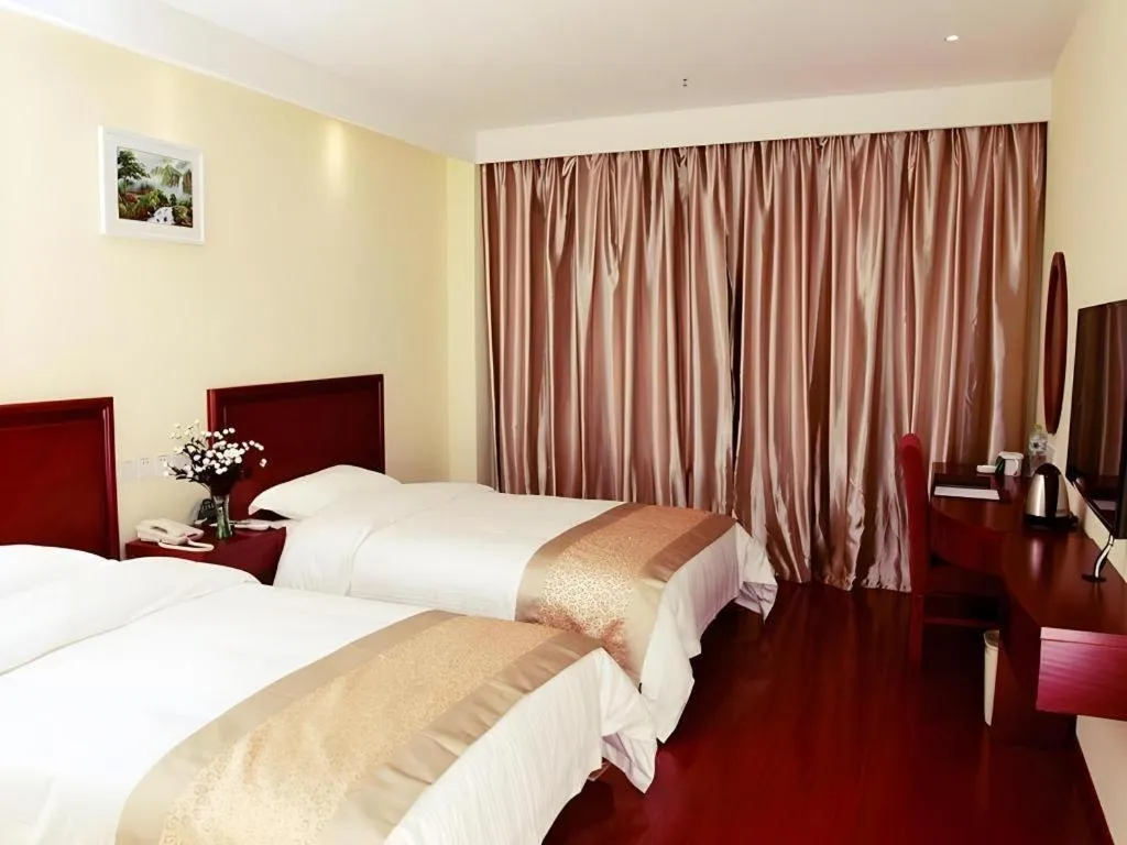 Bed in GreenTree Inn Nanjing Dachang Getang Metro Station Express Hotel