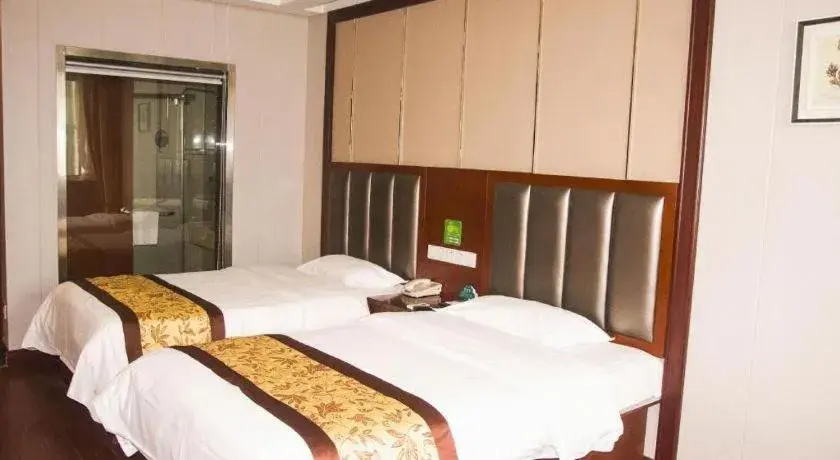 Bed in GreenTree Inn JiangSu Wuxi Jiangyin City QinGYAng Town Fuqian Road Express Hotel Bed in GreenTree Inn JiangSu Wuxi Jiangyin City QinGYAng Town Fuqian Road Express Hotel