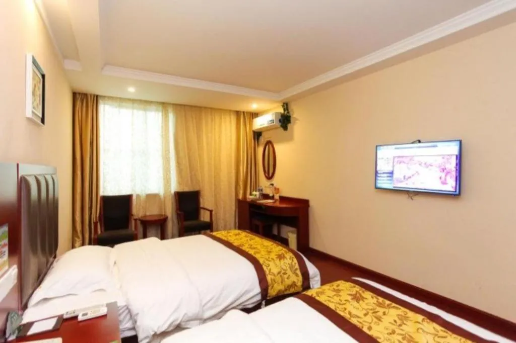 Bed in GreenTree Inn JiangSu Wuxi Jiangyin City QinGYAng Town Fuqian Road Express Hotel