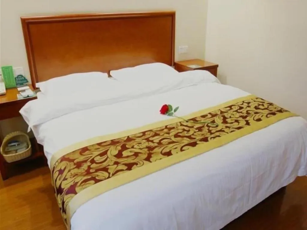 Bed in GreenTree Inn Hefei Feidong Guiwang Road Luzhou Medical School Business Hotel