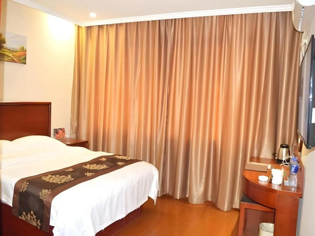 Bed in GreenTree Inn Hefei Feidong Guiwang Road Luzhou Medical School Business Hotel