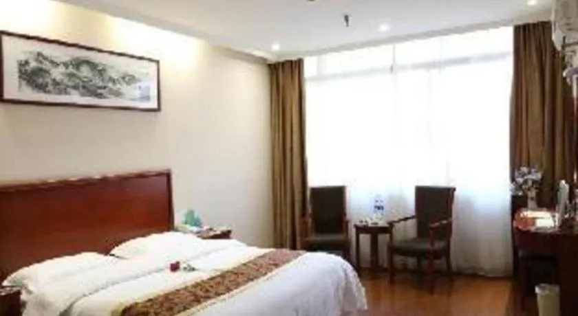 Bed in GreenTree Inn Hefei Feidong Guiwang Road Luzhou Medical School Business Hotel