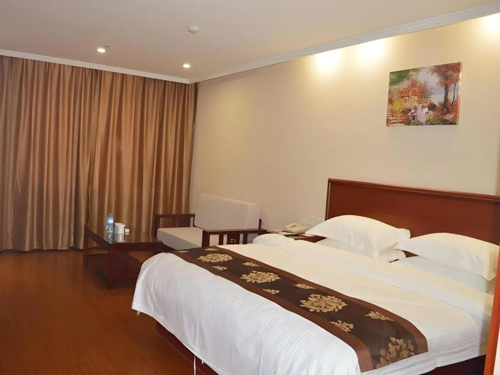Bed in GreenTree Inn Hefei Feidong Guiwang Road Luzhou Medical School Business Hotel