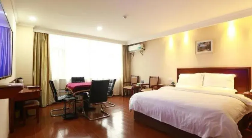 Bed in GreenTree Inn Chizhou Pingtian Lake Qingfeng Avenue Business Hotel Bed in GreenTree Inn Chizhou Pingtian Lake Qingfeng Avenue Business Hotel