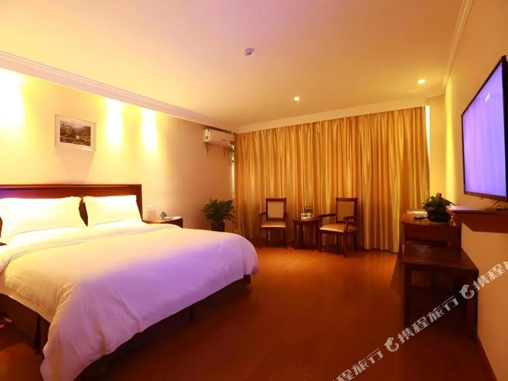 Bed in GreenTree Inn Chizhou Pingtian Lake Qingfeng Avenue Business Hotel