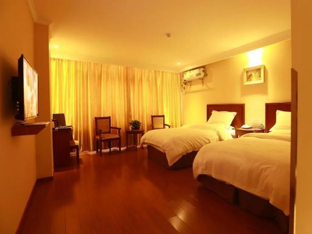 Bed in GreenTree Inn Chizhou Pingtian Lake Qingfeng Avenue Business Hotel