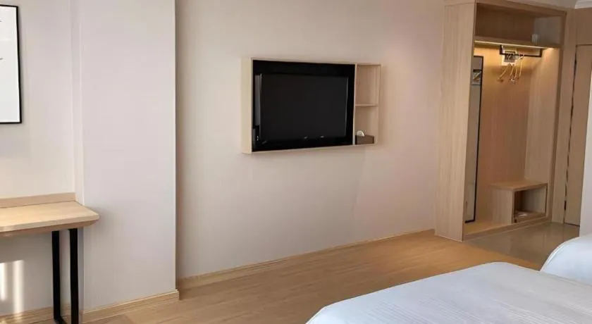 Bed in GreenTree Inn Chizhou Pingtian Lake Qingfeng Avenue Business Hotel