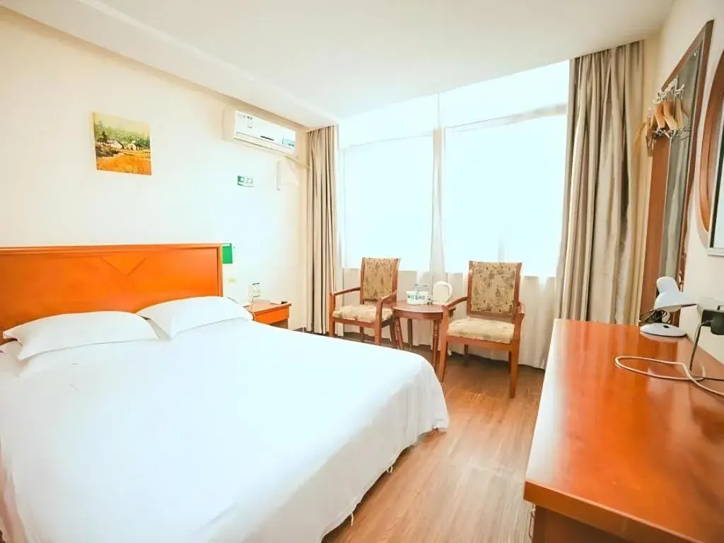 Bed in GreenTree Inn Yangzhou Slender West Lake Wencheng Attic Express Hotel Bed in GreenTree Inn Yangzhou Slender West Lake Wencheng Attic Express Hotel