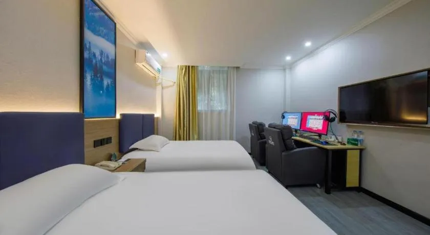 Bed in GreenTree Inn Shanghai MinHang ZhuanQiao Subway Station East ZhuanXing Road Shell Hotel