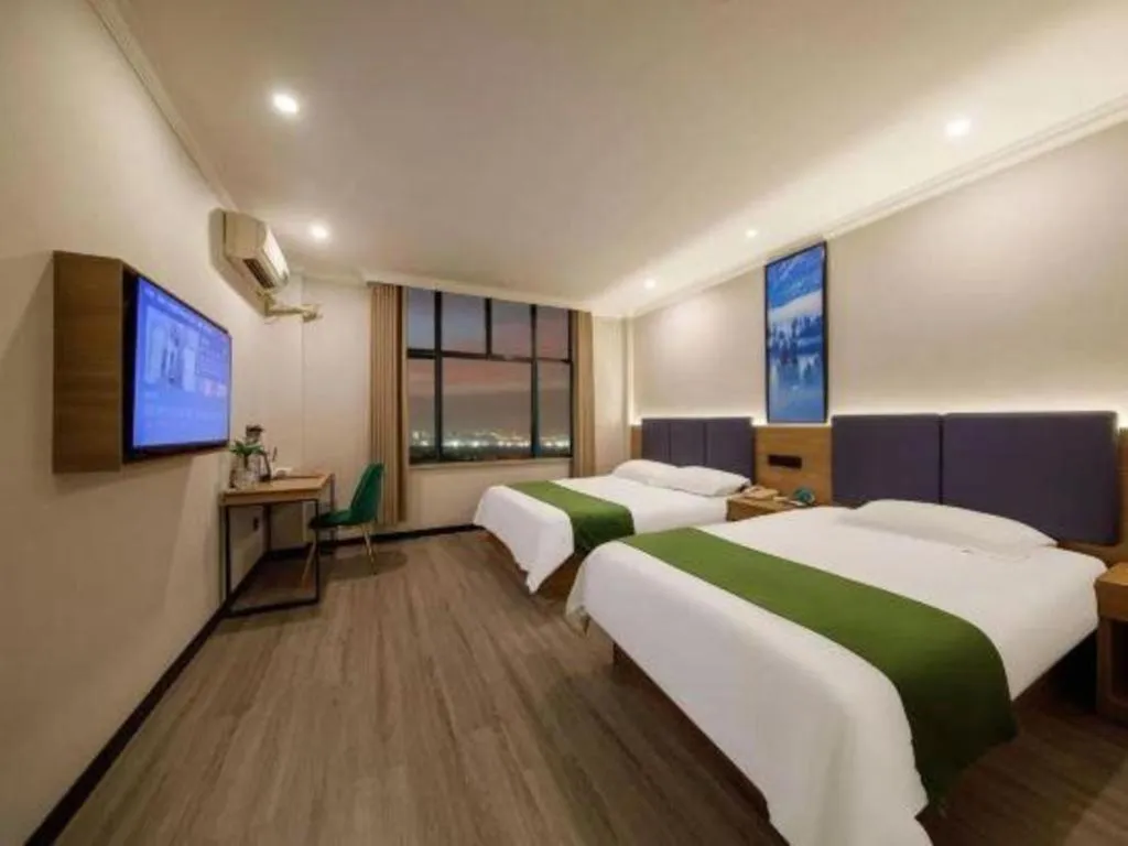 Bed in GreenTree Inn Shanghai MinHang ZhuanQiao Subway Station East ZhuanXing Road Shell Hotel