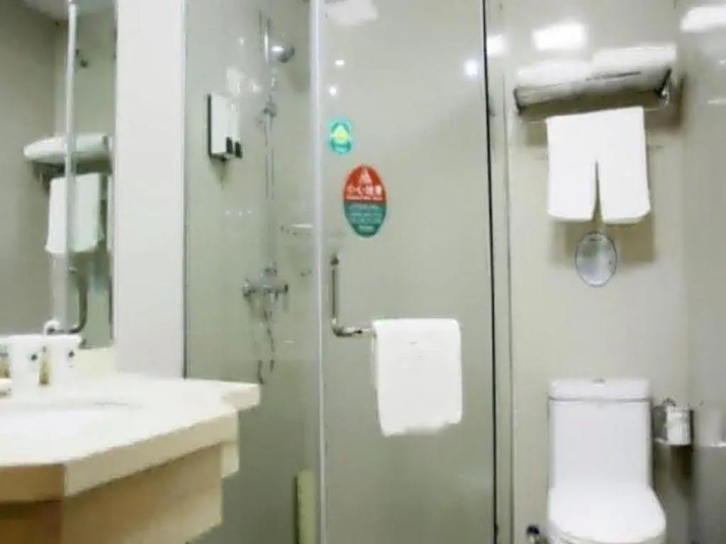 GreenTree Inn Shanghai MinHang ZhuanQiao Subway Station East ZhuanXing Road Shell Hotel