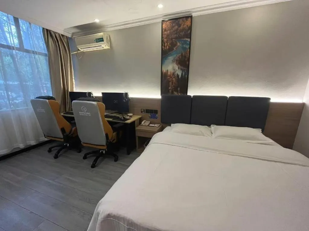 Bed in GreenTree Inn Shanghai MinHang ZhuanQiao Subway Station East ZhuanXing Road Shell Hotel